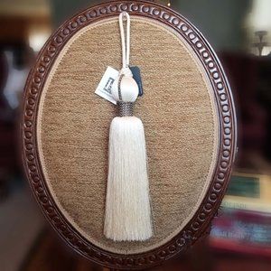 Hofburg Interiors Cream Tassel NWT